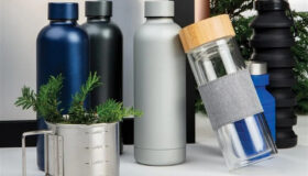 Botellas de agua Impact AWARE como productos promocionales